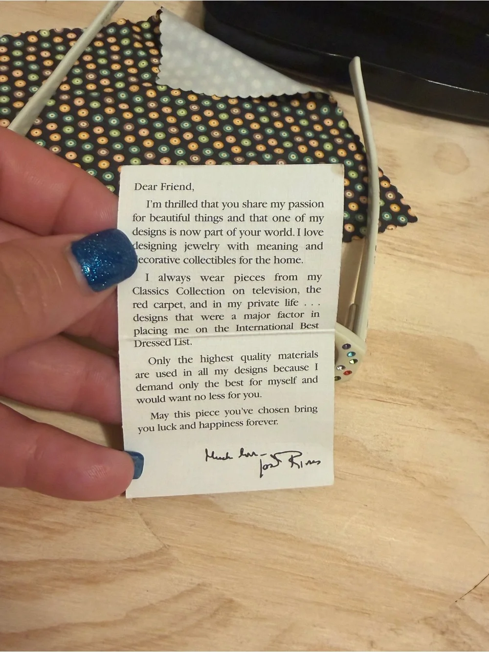 Vintage Joan Rivers Classic Collection Cream Cat-Eye Reading Glasses
